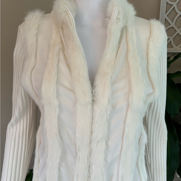 Gaby & Eden  Fur Trimmed Zip-Up Sweater - Picture 2 of 10